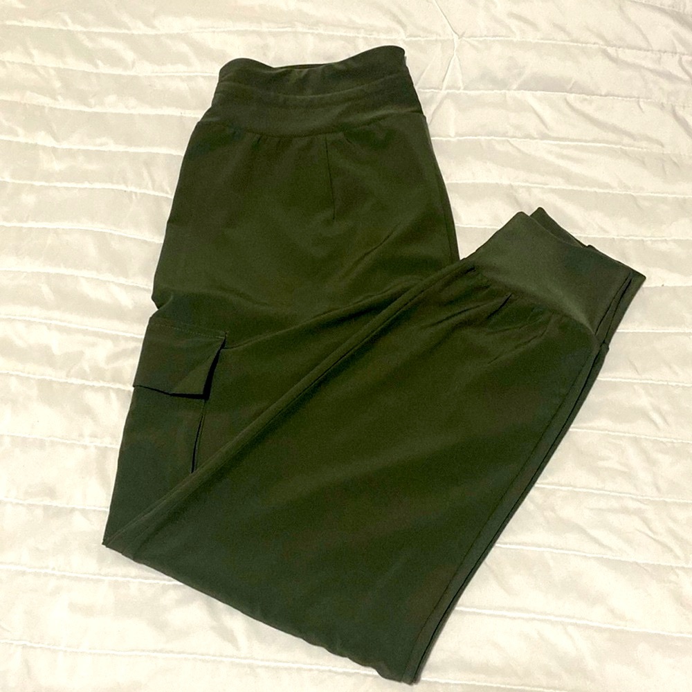 Mondetta Ladies' Active Cargo Pants | Size: Medium | Color: Green